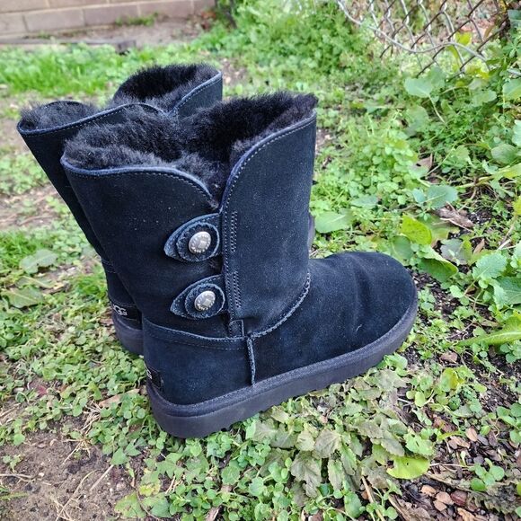 UGG AUSTRALIA - Womens Boots - SIZE 7 - Picture 2 of 9